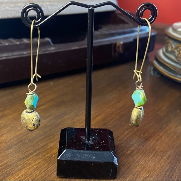 Vintage Gold and aqua dangle earrings! - Picture 1 of 3